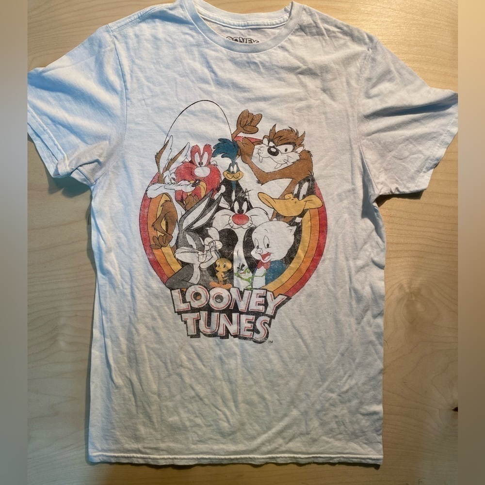 Looney Tunes Tee size Small (GR)